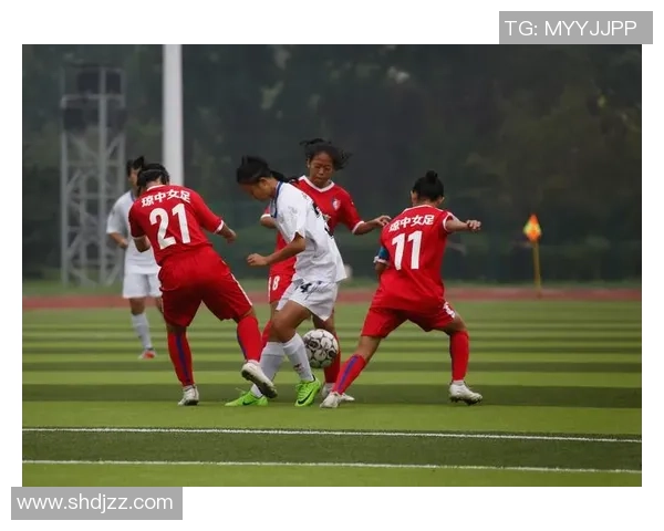 足球娱乐灯点亮激情时刻让我们一起享受比赛的乐趣与精彩瞬间